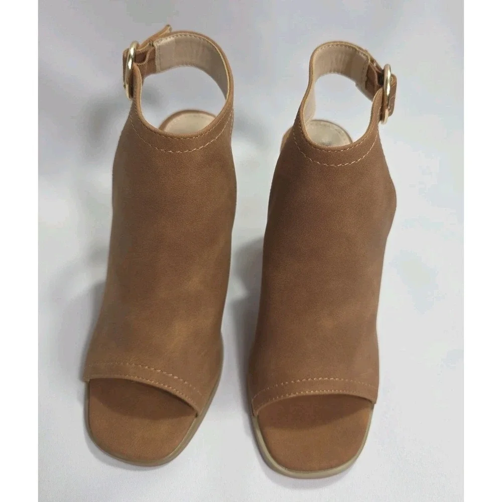 Coutgo Tan Peep Toe Block Heel Sandals Size 6 Faux Suede 3.5